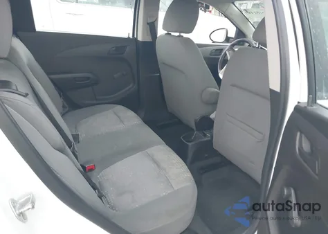 2017 Chevrolet Sonic Lt Auto z USA, uszkodzony, nr VIN 1G1JG6SH0H4167011